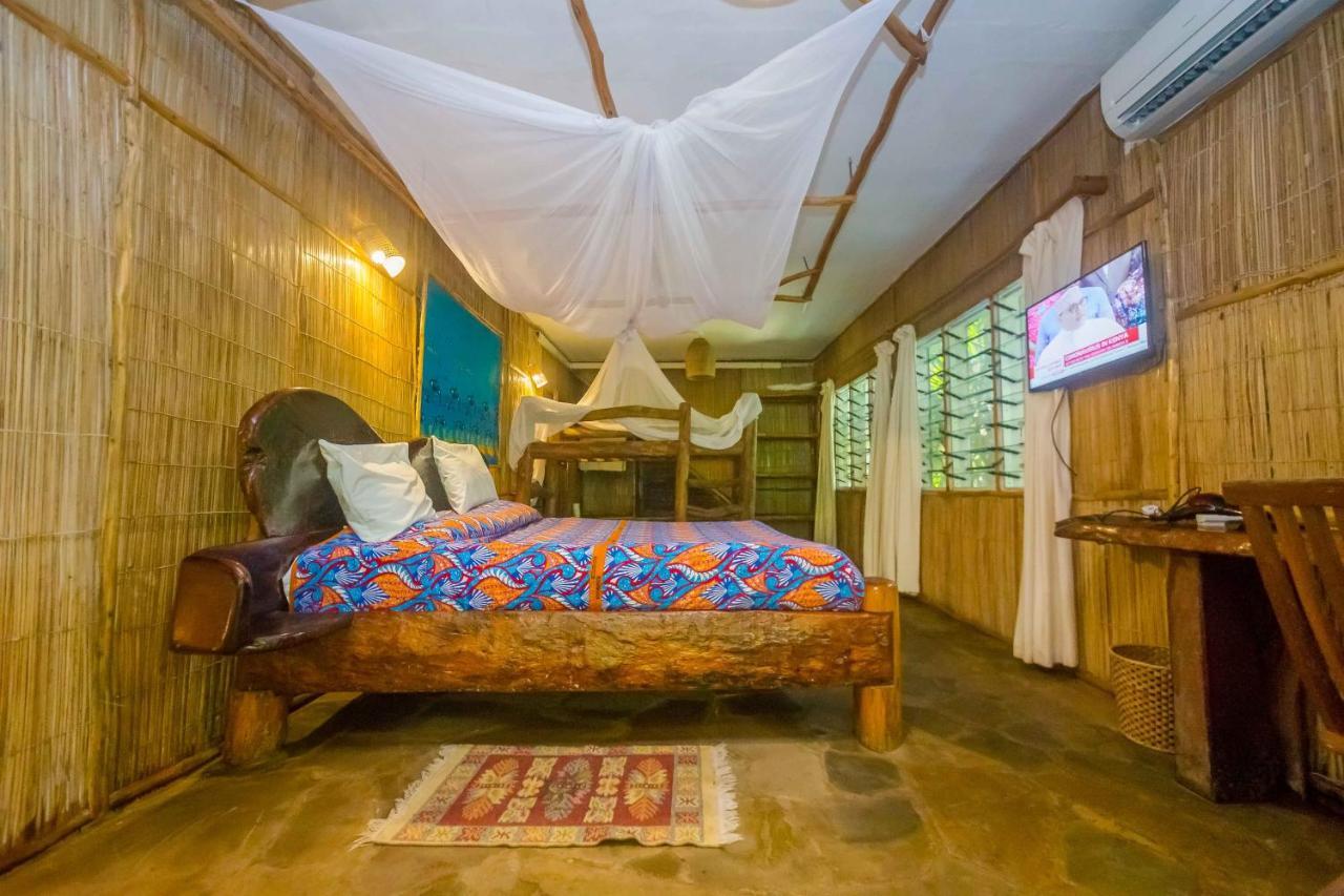 Ziwa Beach Resort แบมเบอรี ภายนอก รูปภาพ